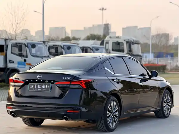Nissan Teana 2022