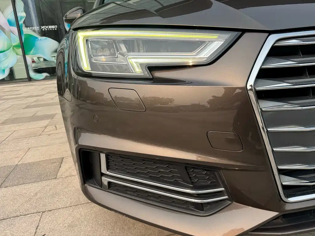 Audi A4L 2018 — фото 30