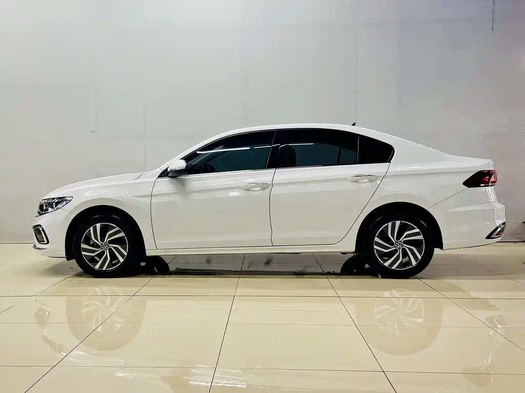 Volkswagen Bora 2023