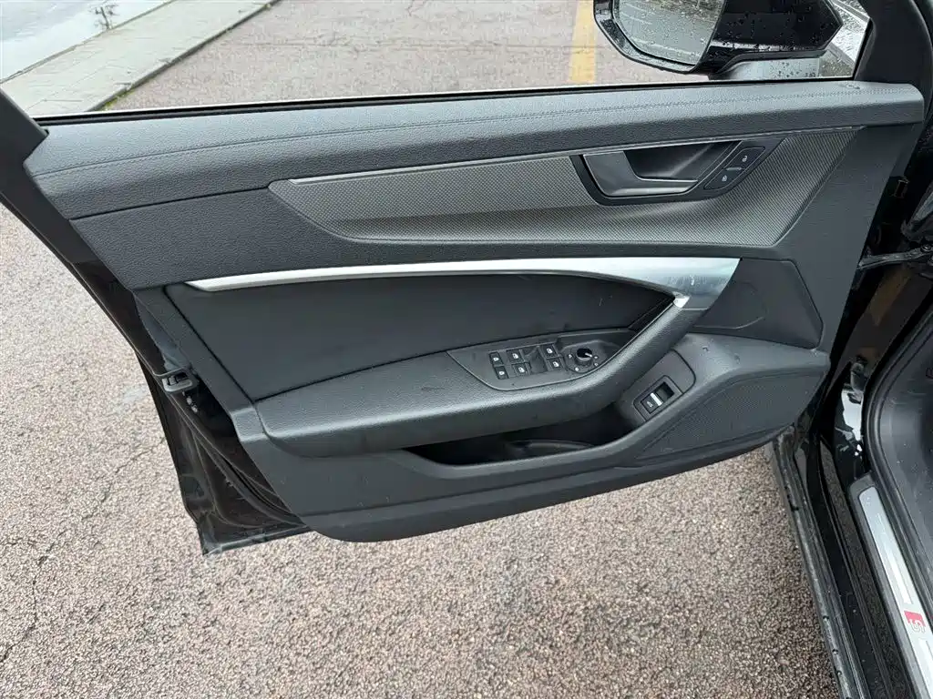 Audi A6L 2022