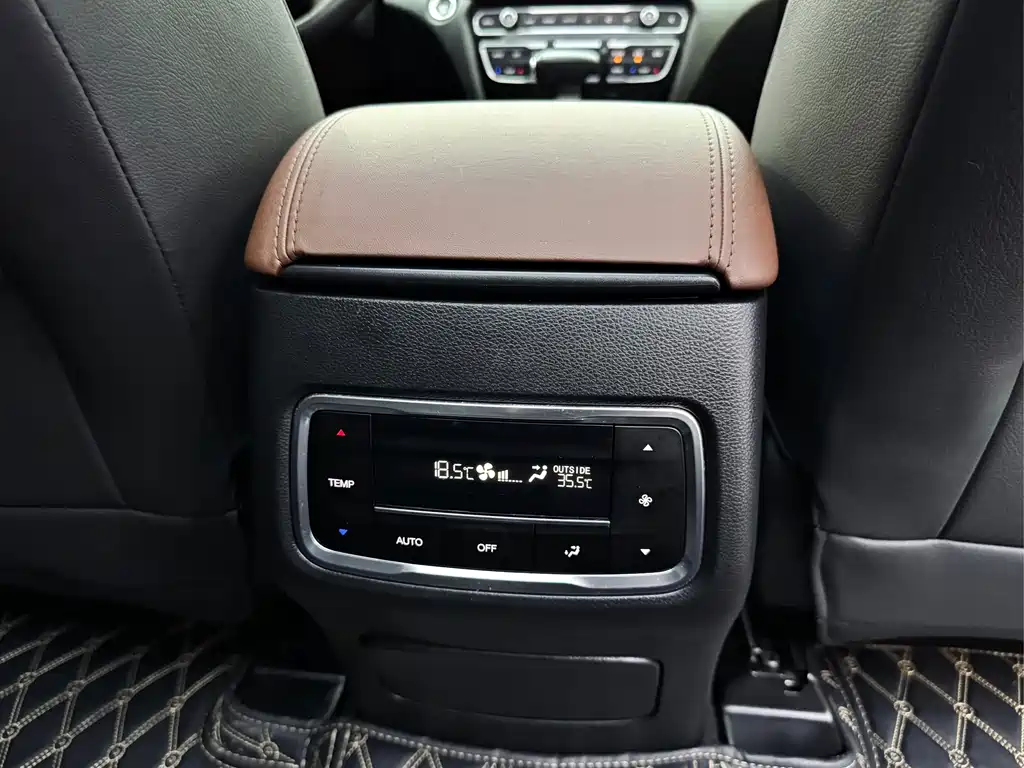 GAC Motor Trumpchi GS8 2019 — фото 18