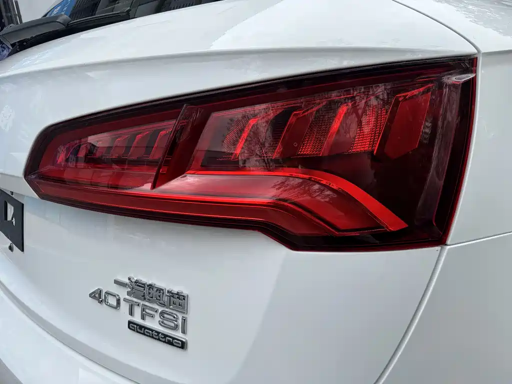Audi Q5L 2018 — фото 24