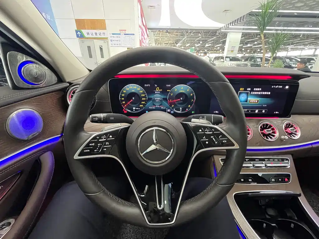 Mercedes-Benz E-Class 2023 — фото 15