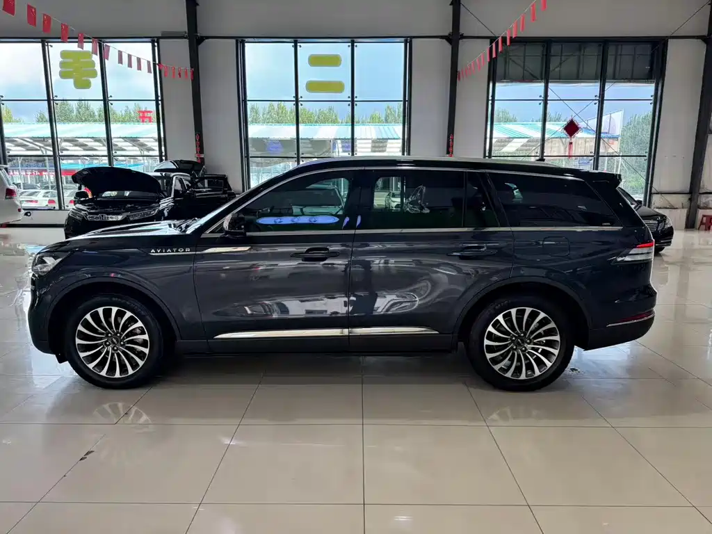 Lincoln Aviator 2021 — фото 16