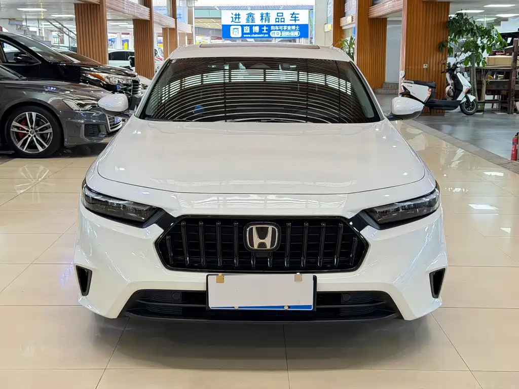 Honda Inspire 2025 — фото 2