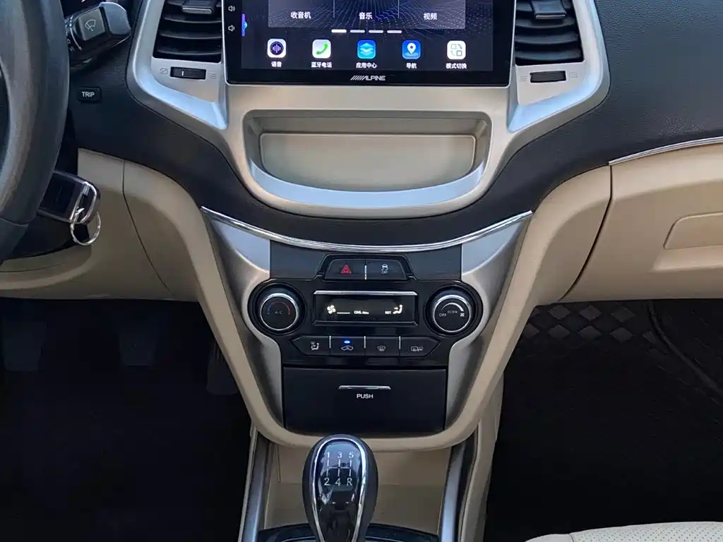 Changan Eado 2015 — фото 11