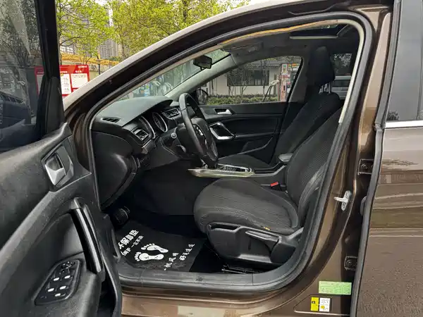 Peugeot 408 2015