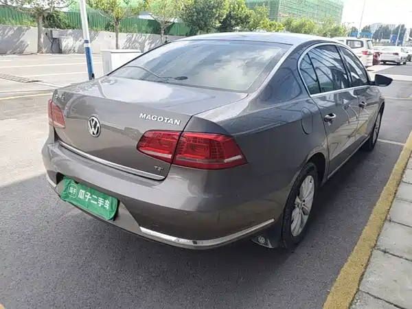 Volkswagen Magotan 2016