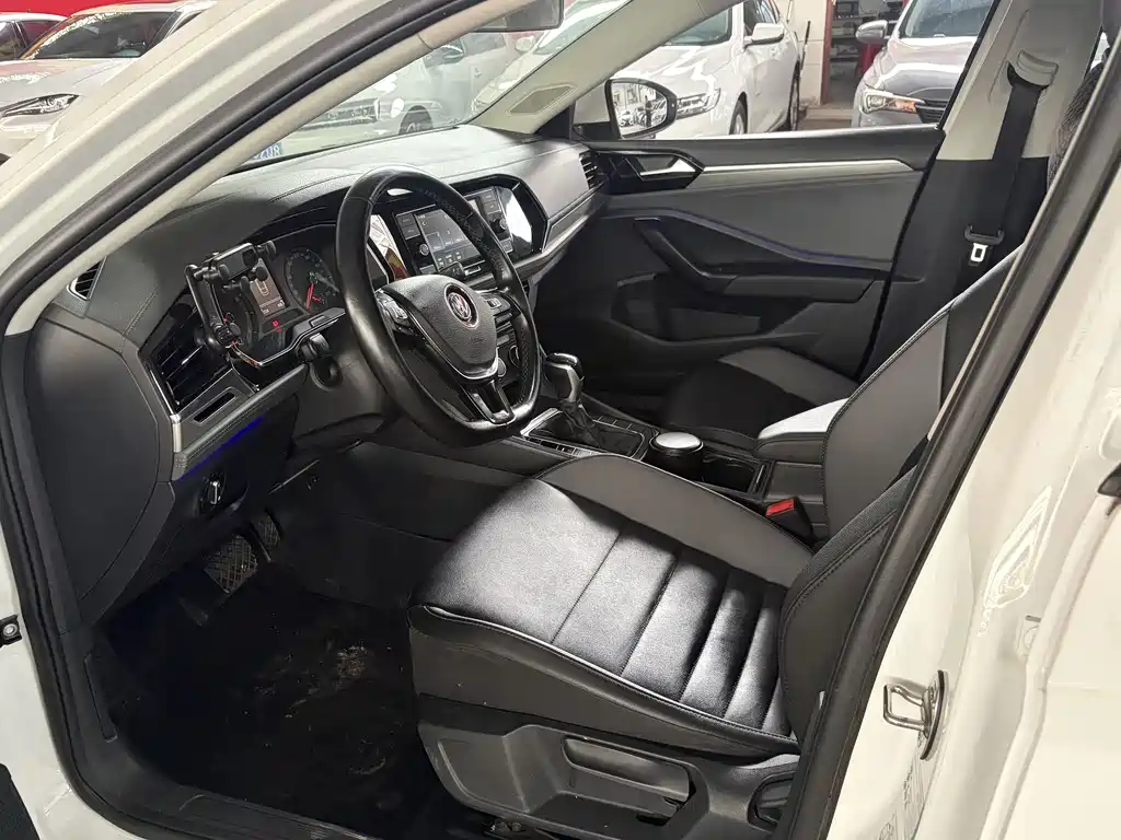 Volkswagen Sagitar 2019