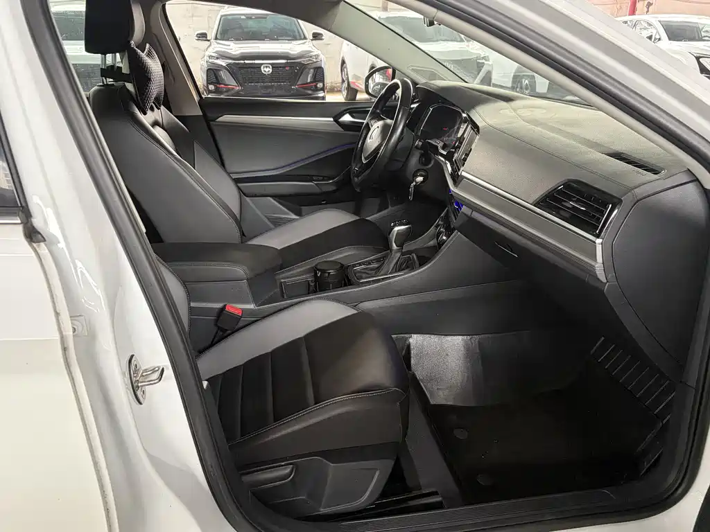 Volkswagen Sagitar 2019