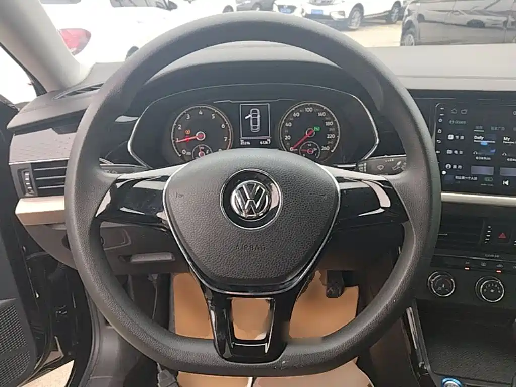 Volkswagen Passat 2019 — фото 11