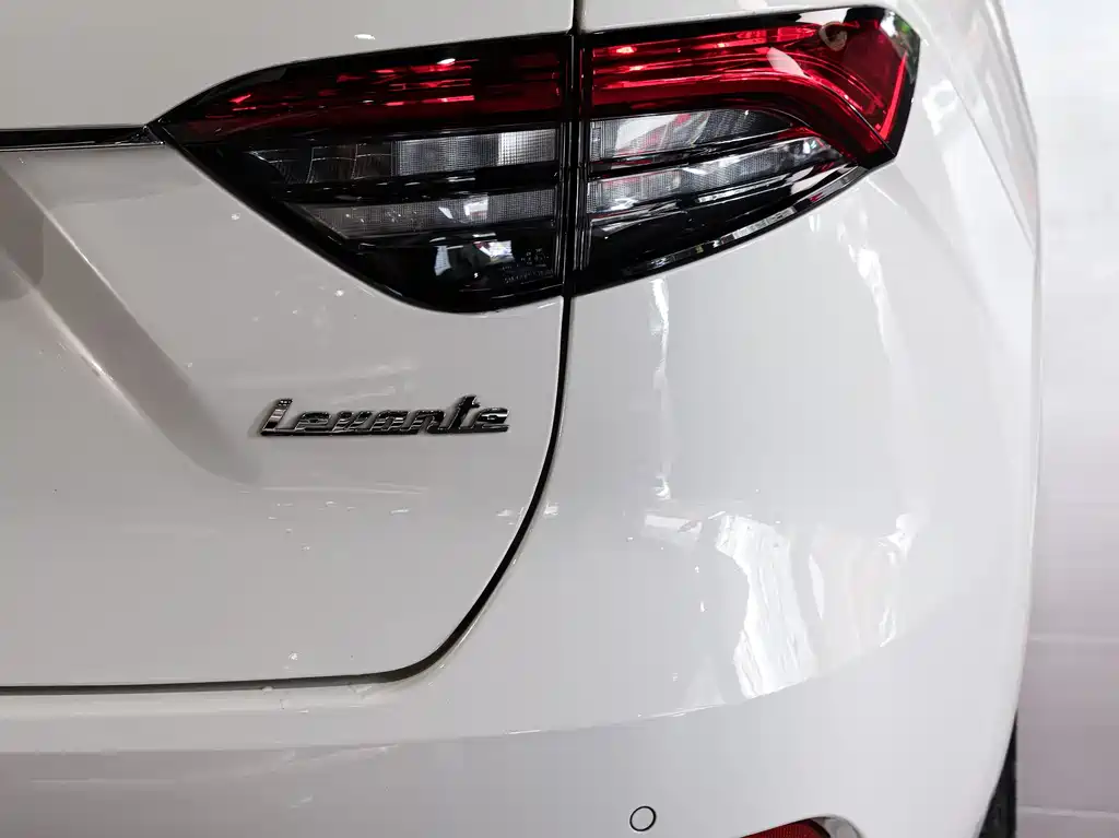 Maserati Levante 2023 — фото 9