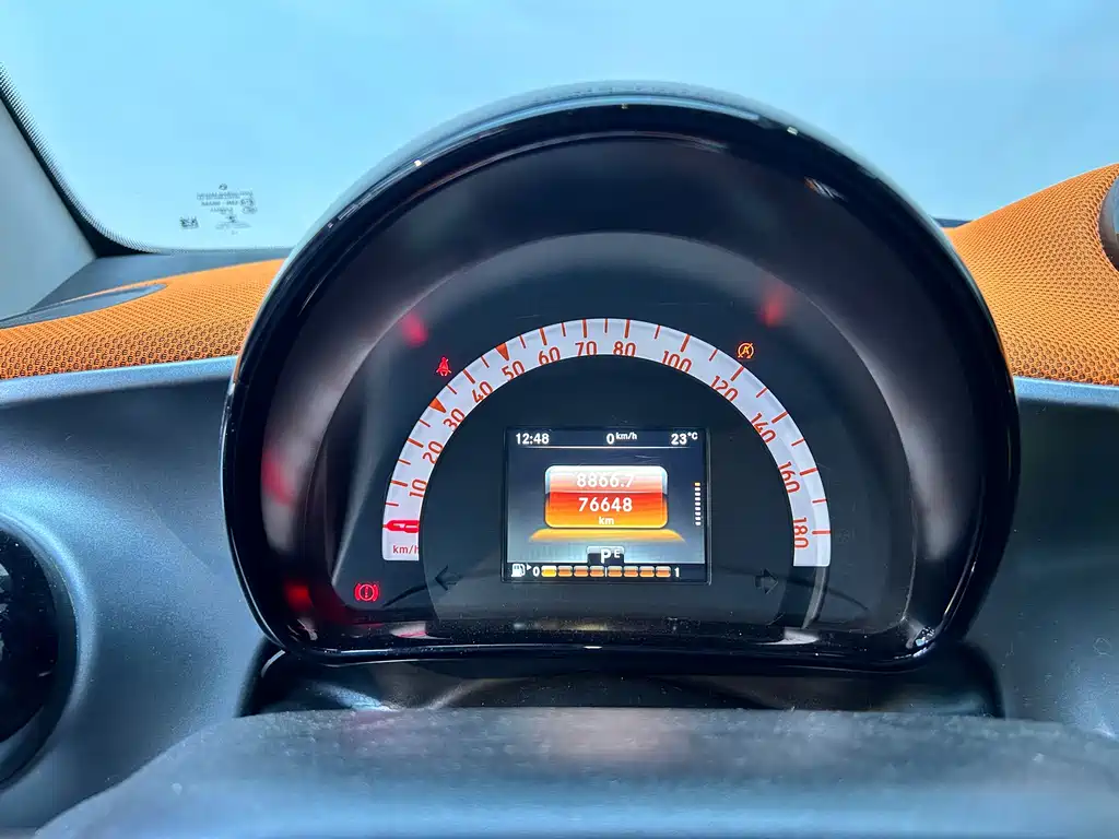 smart Fortwo 2016 — фото 10