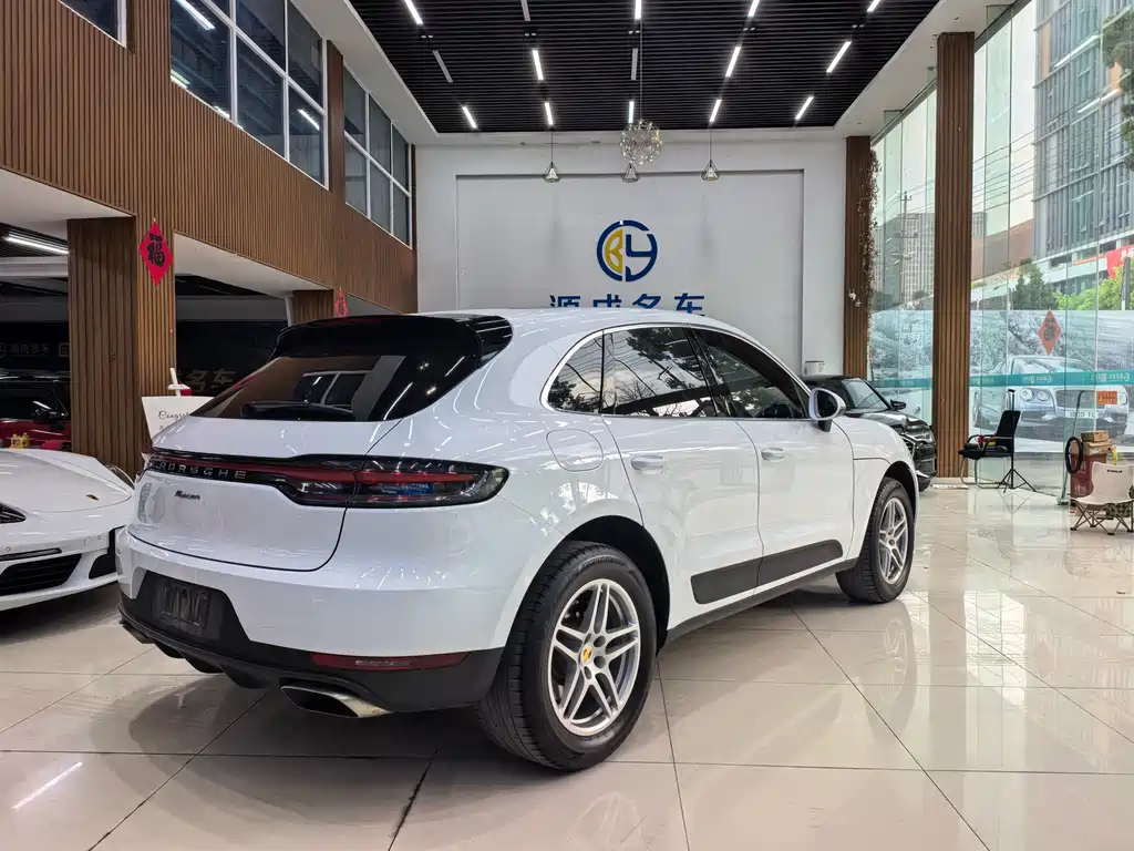 Porsche Macan 2021 — фото 15