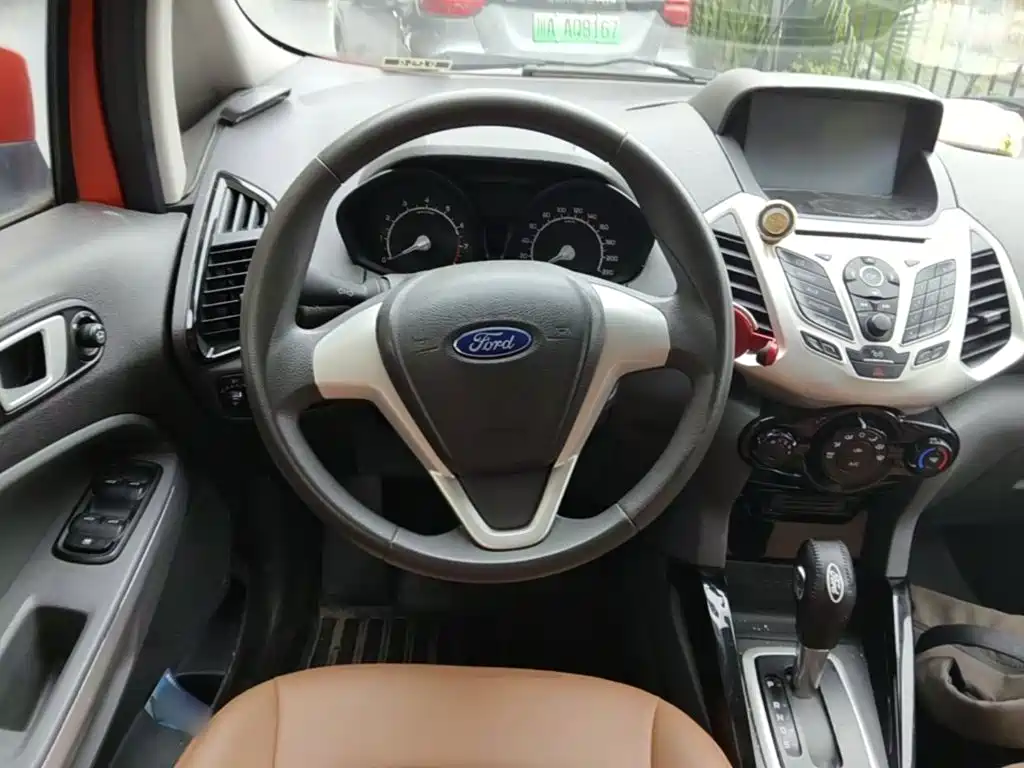 Ford EcoSport 2014 — фото 11