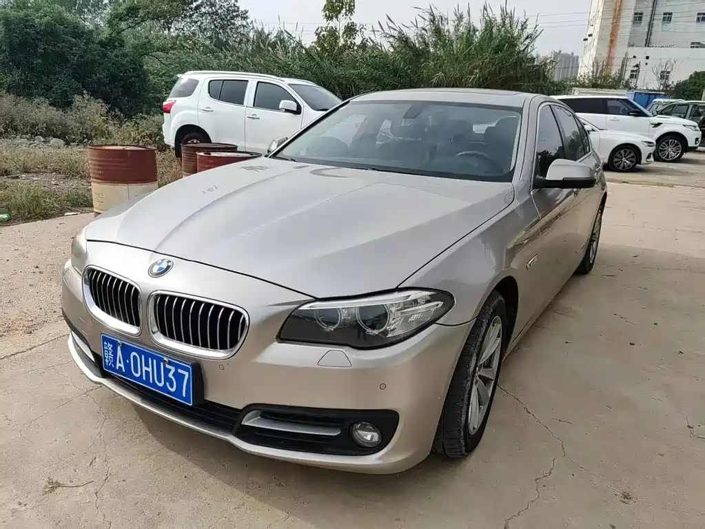 BMW 5 Series 2016 — фото 1