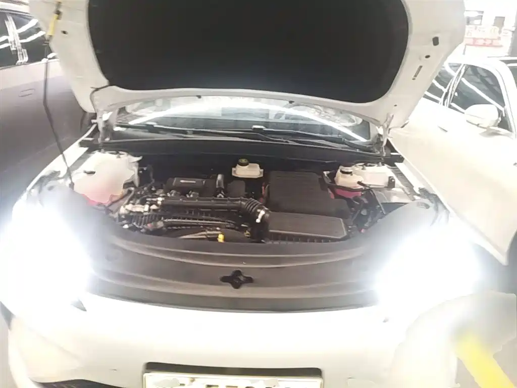 BYD Seal 05 DM-i 2025 — фото 20