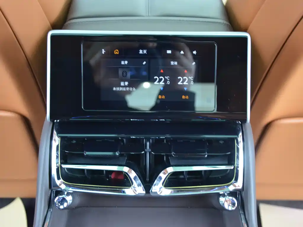 Bentley Flying Spur PHEV 2023 — фото 16