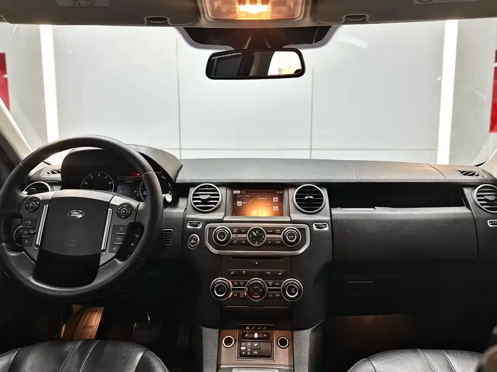 Land Rover Discovery 2019 — фото 12