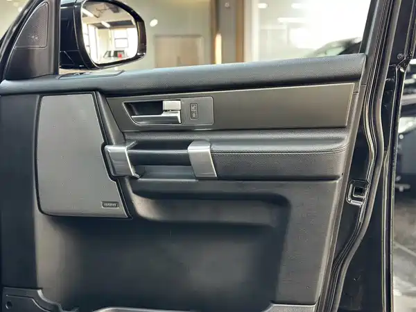 Land Rover Discovery 2016