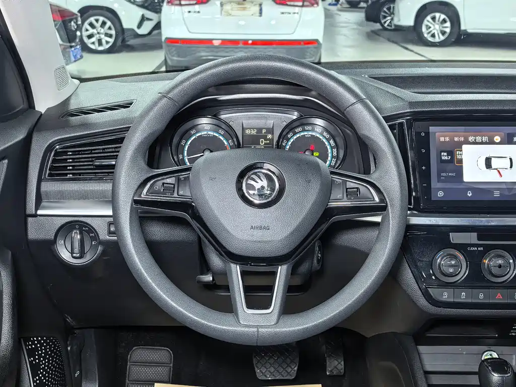 Skoda Kamiq 2023 — фото 11