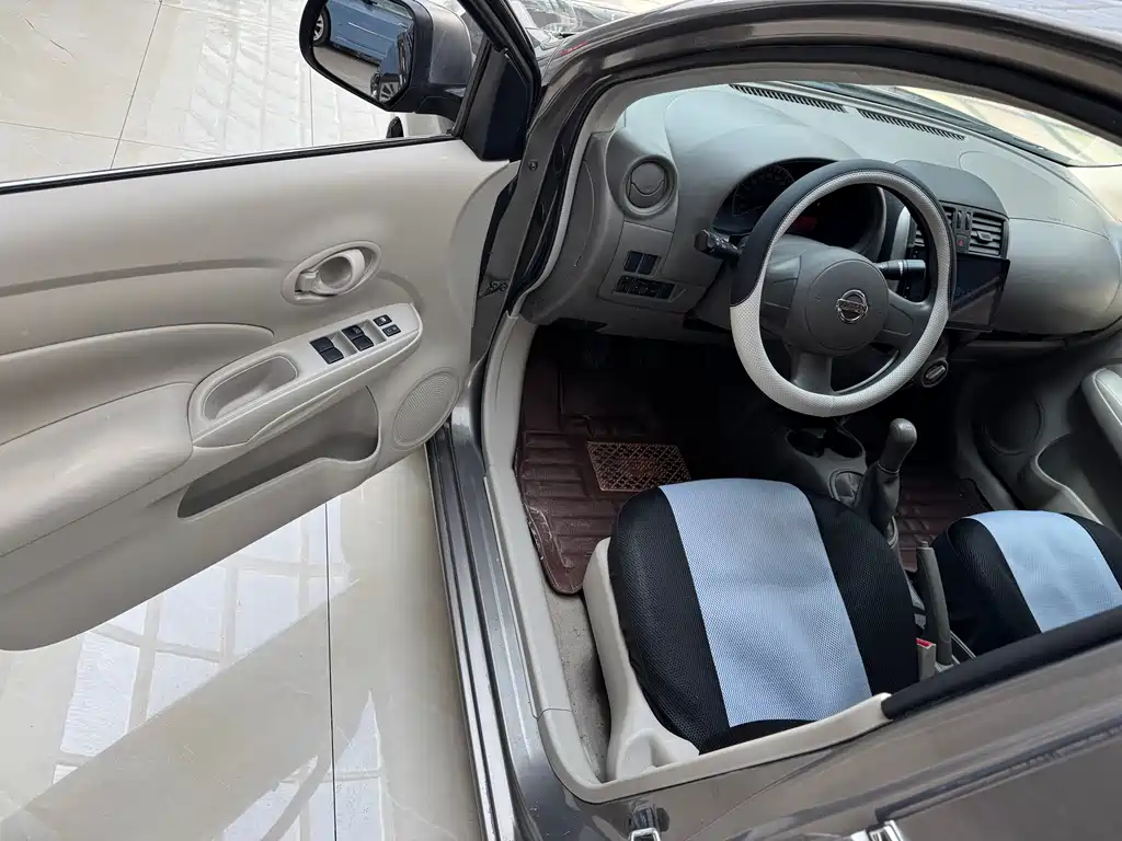 Nissan Sunny 2012 — фото 11
