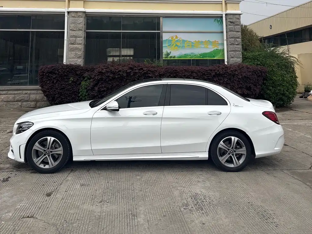 Mercedes-Benz C-Class 2018 — фото 3