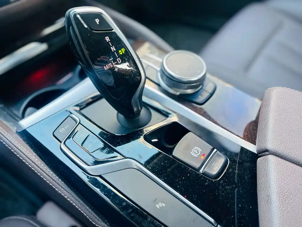 BMW 5 Series 2019 — фото 11