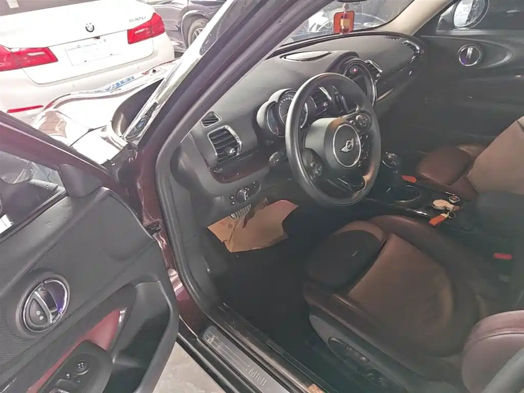 MINI Clubman 2018 — фото 16