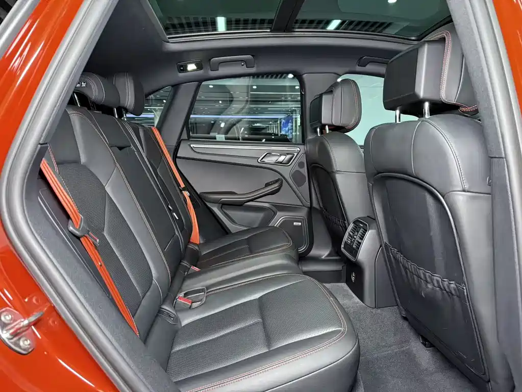 Porsche Macan 2022 — фото 13