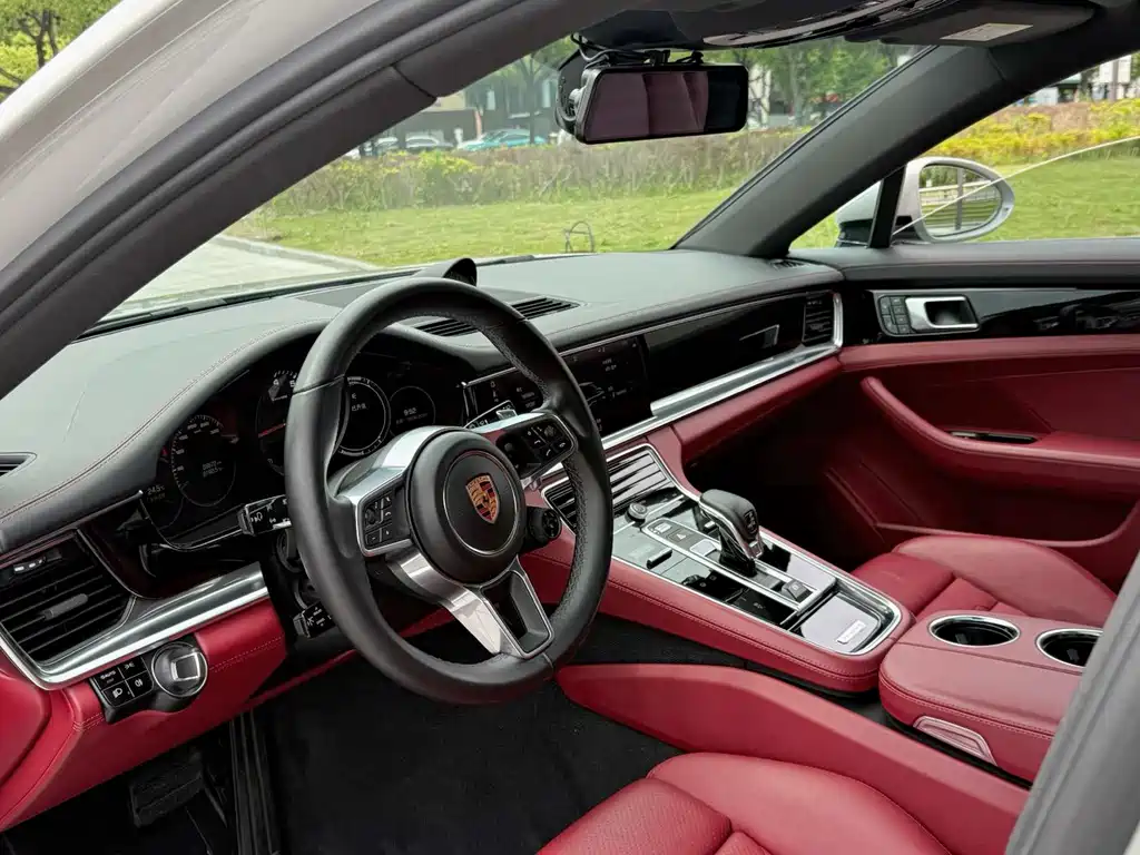 Porsche Panamera 2018 — фото 13