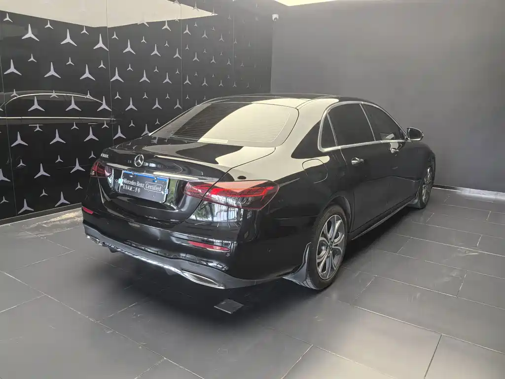 Mercedes-Benz E-Class 2023 — фото 4