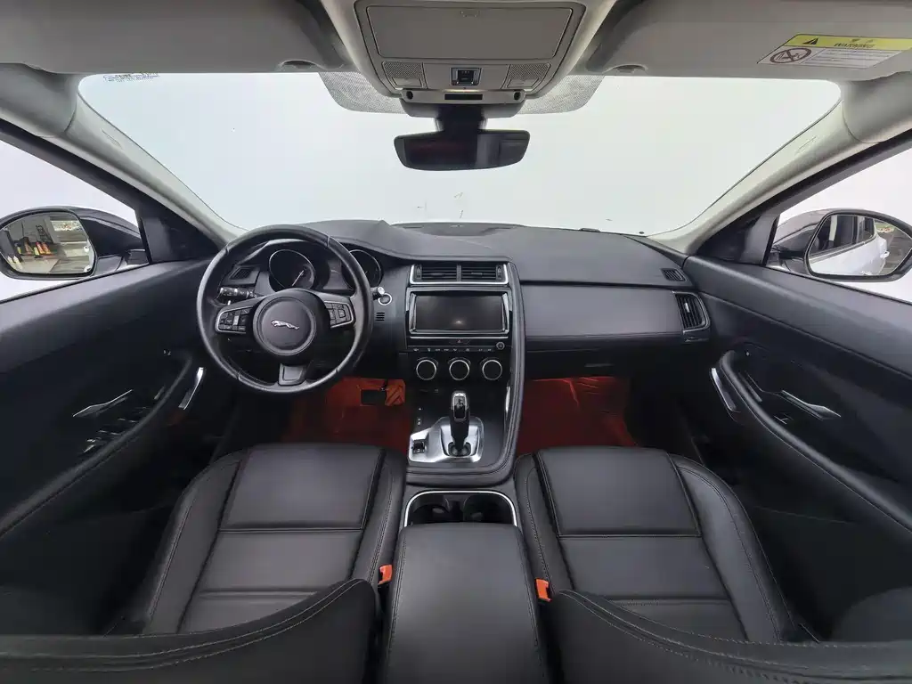 Jaguar E-PACE 2021 — фото 17