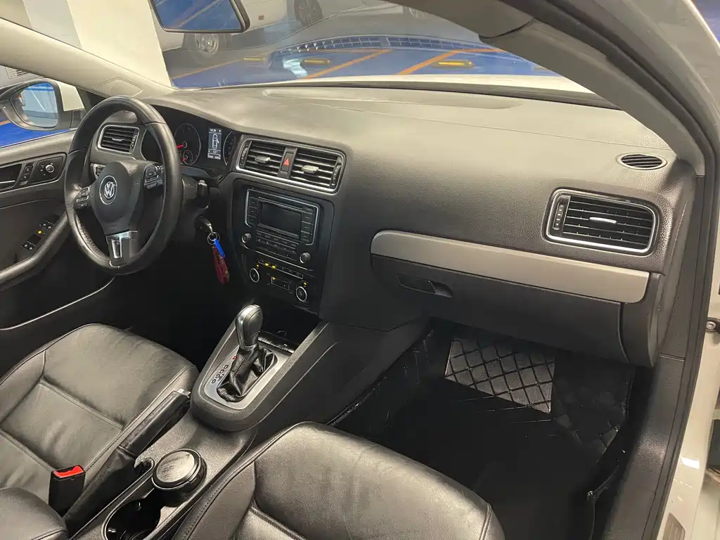 Volkswagen Sagitar 2014 — фото 15