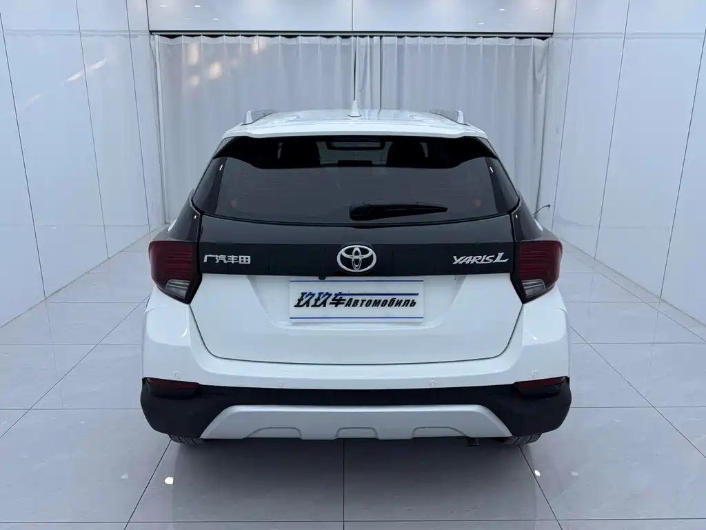 Toyota Yaris L 2022 — фото 5