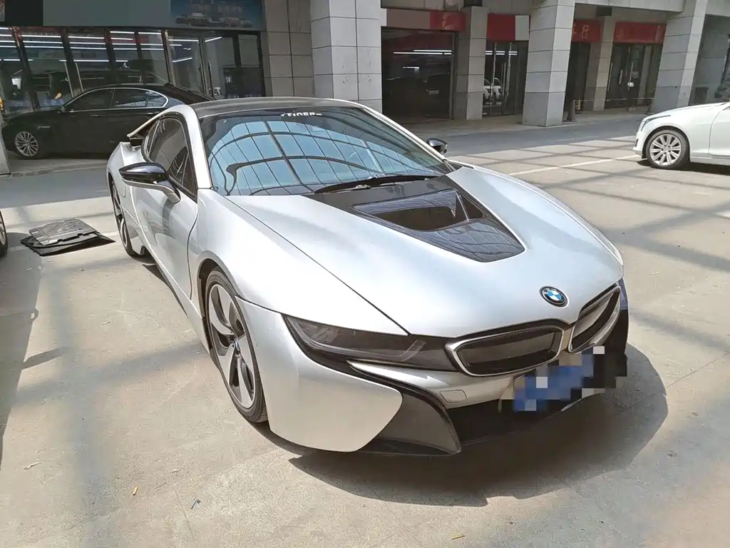 BMW i8 2018 — фото 2