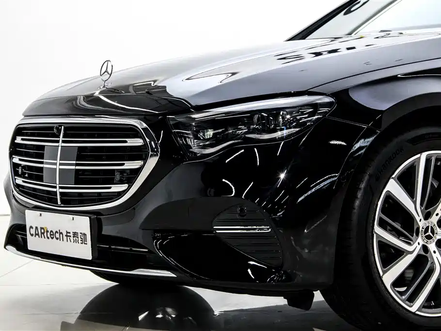 Mercedes-Benz E-Class 2025 — фото 8