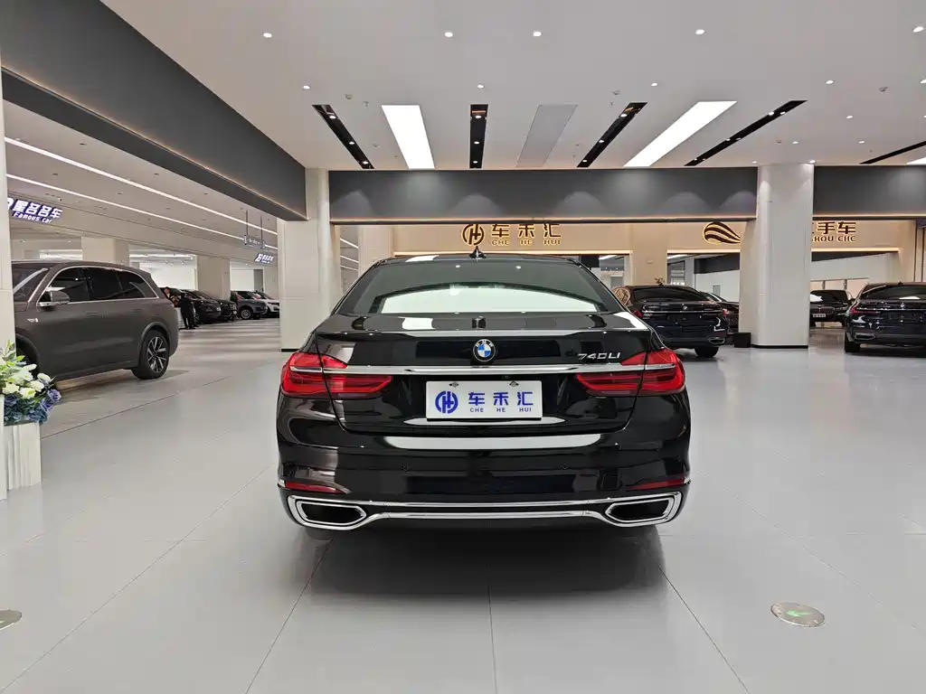BMW 7 Series 2018 — фото 14