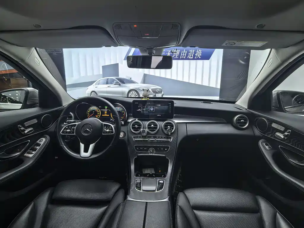 Mercedes-Benz C-Class 2019 — фото 17