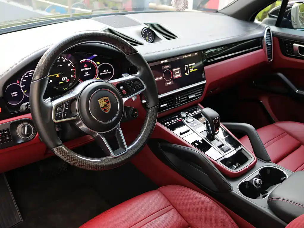 Porsche Cayenne Hybrid 2021 — фото 12