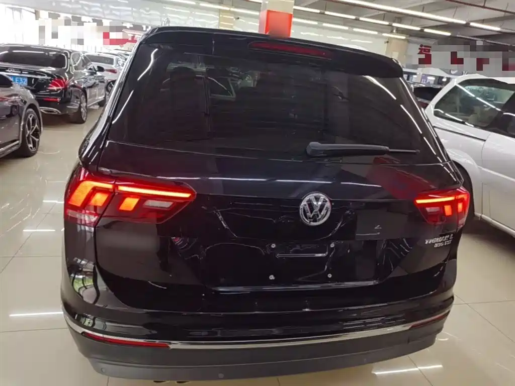 Volkswagen Tiguan L 2020 — фото 6