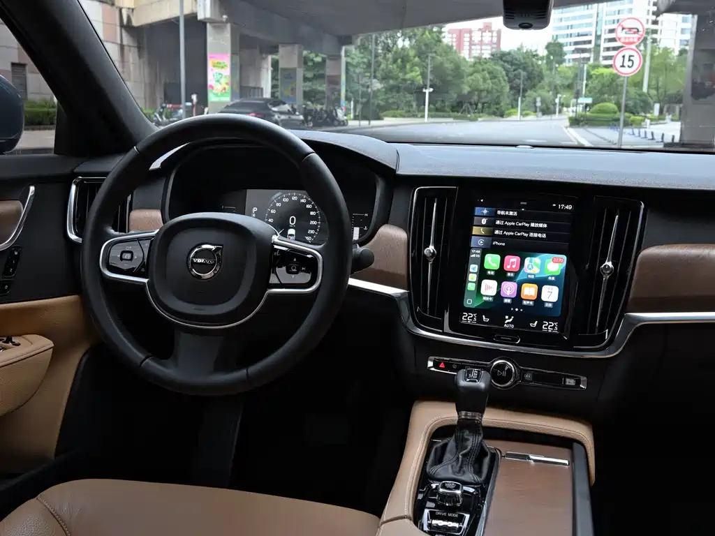 Volvo S90 2018 — фото 31