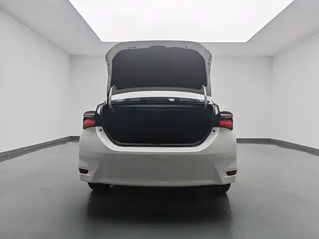 Toyota Corolla 2017 — фото 16