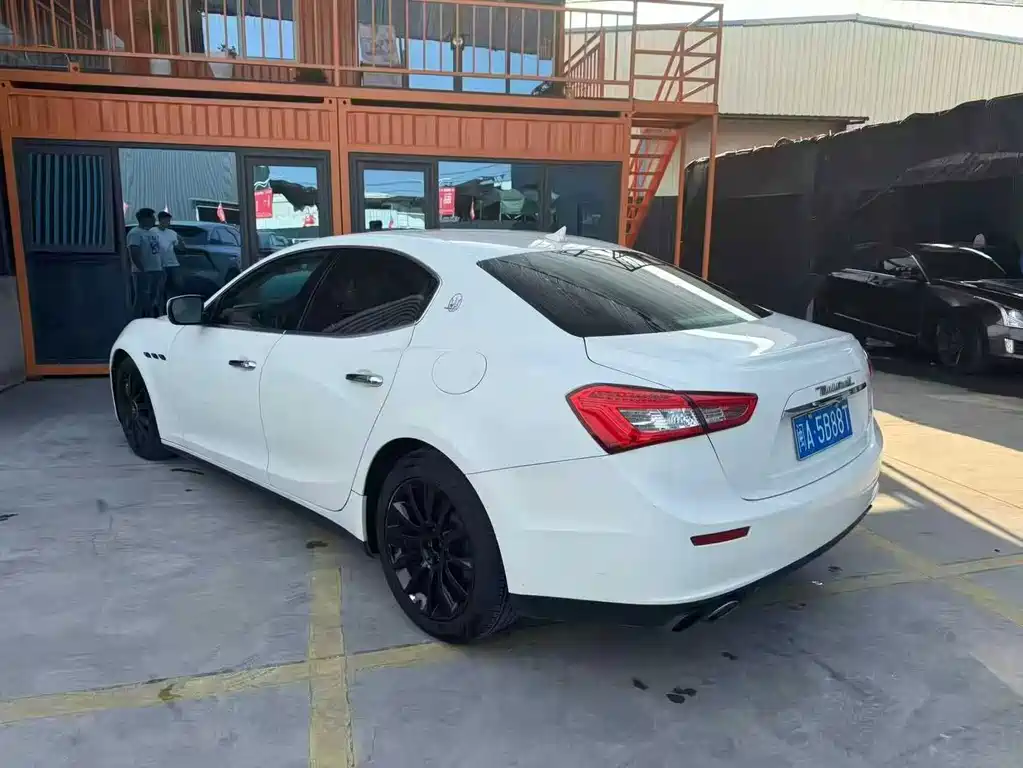 Maserati Ghibli 2015 — фото 9