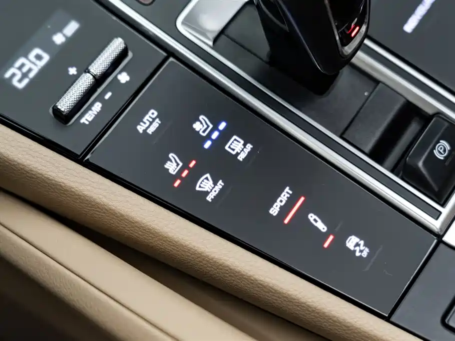 Porsche Cayenne 2022 — фото 27