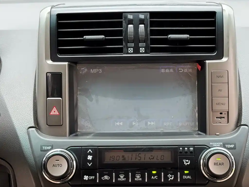 Toyota Prado 2013 — фото 17
