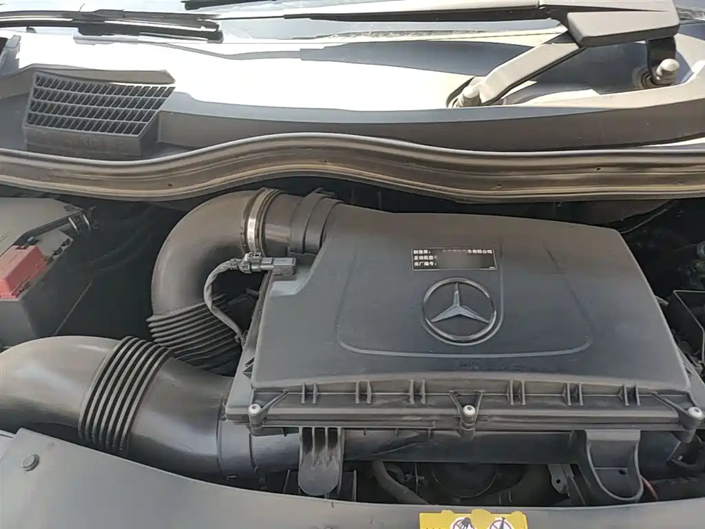 Mercedes-Benz V-Class 2021 — фото 20
