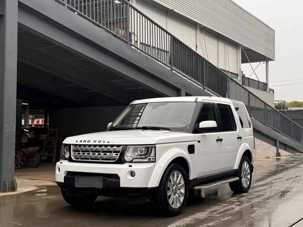 Land Rover Discovery 2015 — фото 1