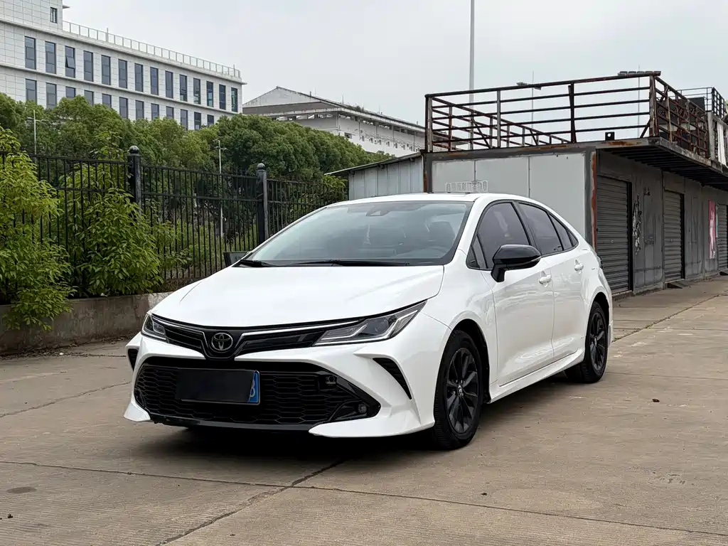 Toyota Corolla 2022 — фото 1