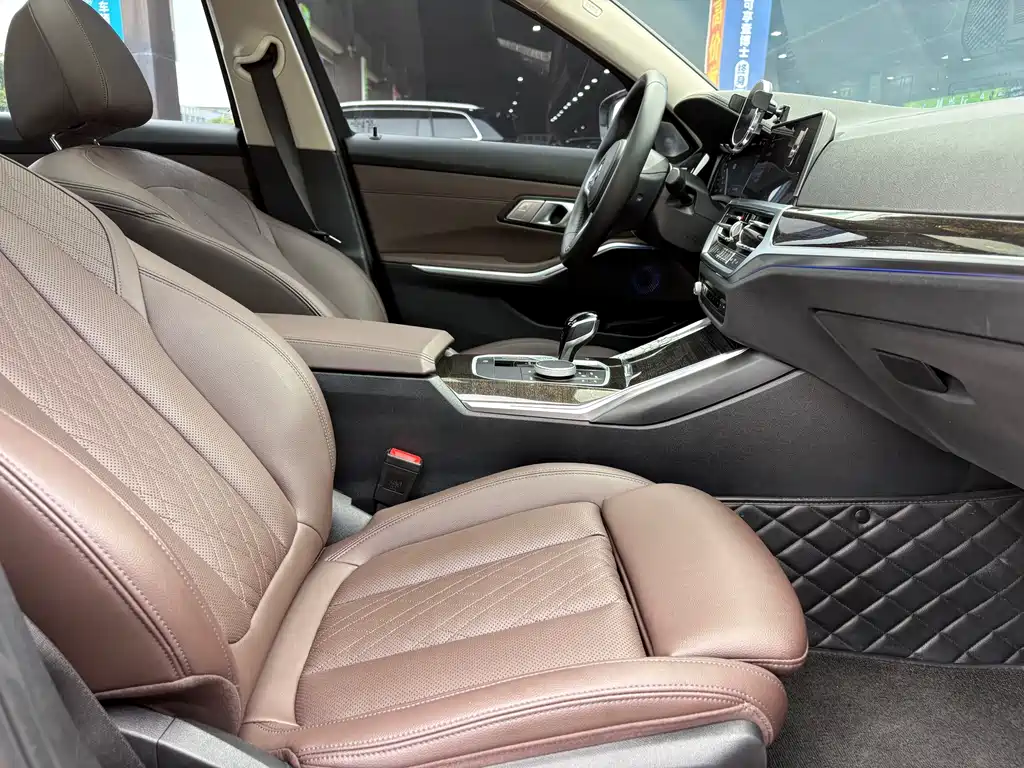 BMW 3 Series 2022 — фото 12